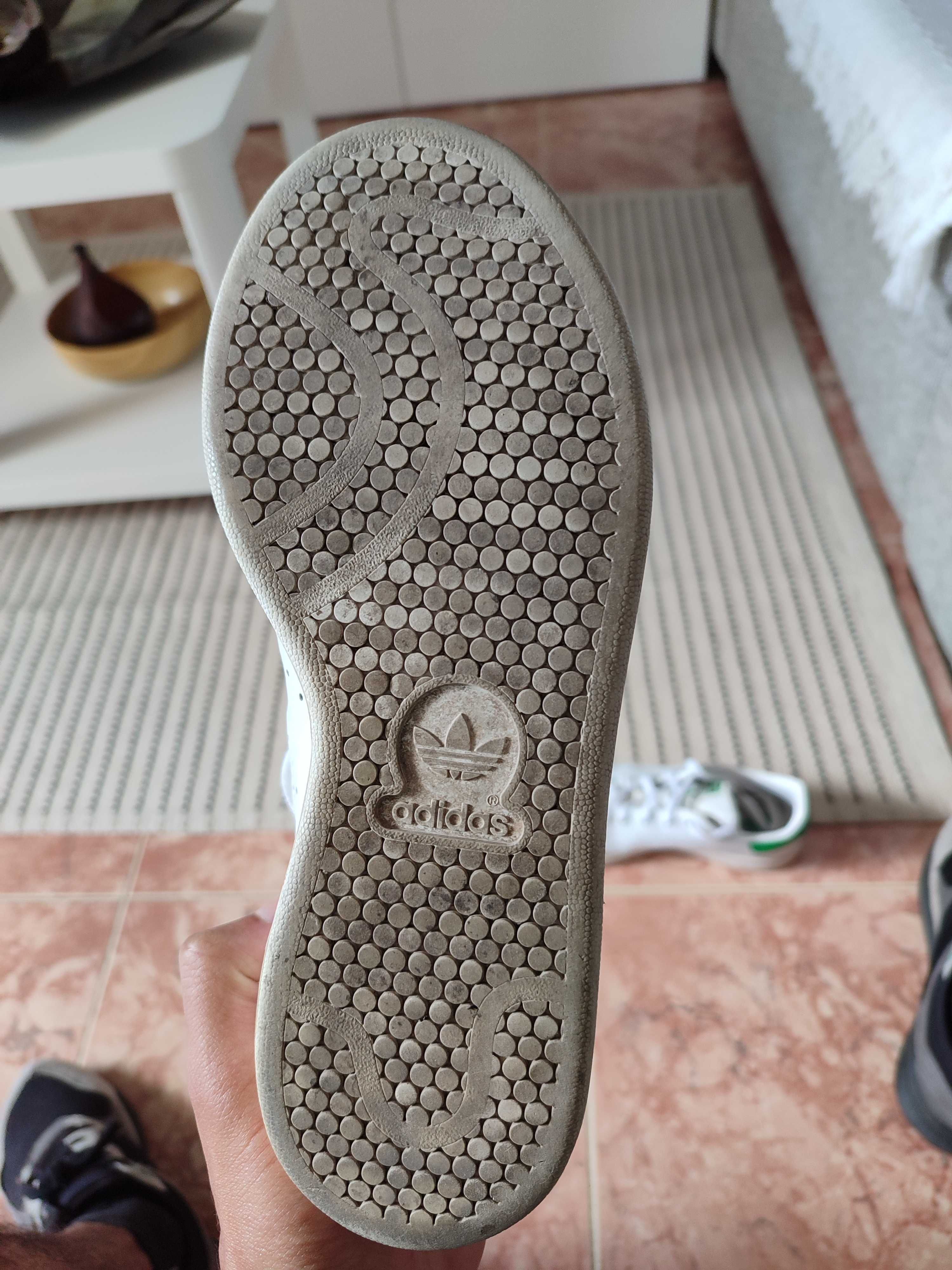 Vendo tênis Adidas Stan Smith em estado razoável