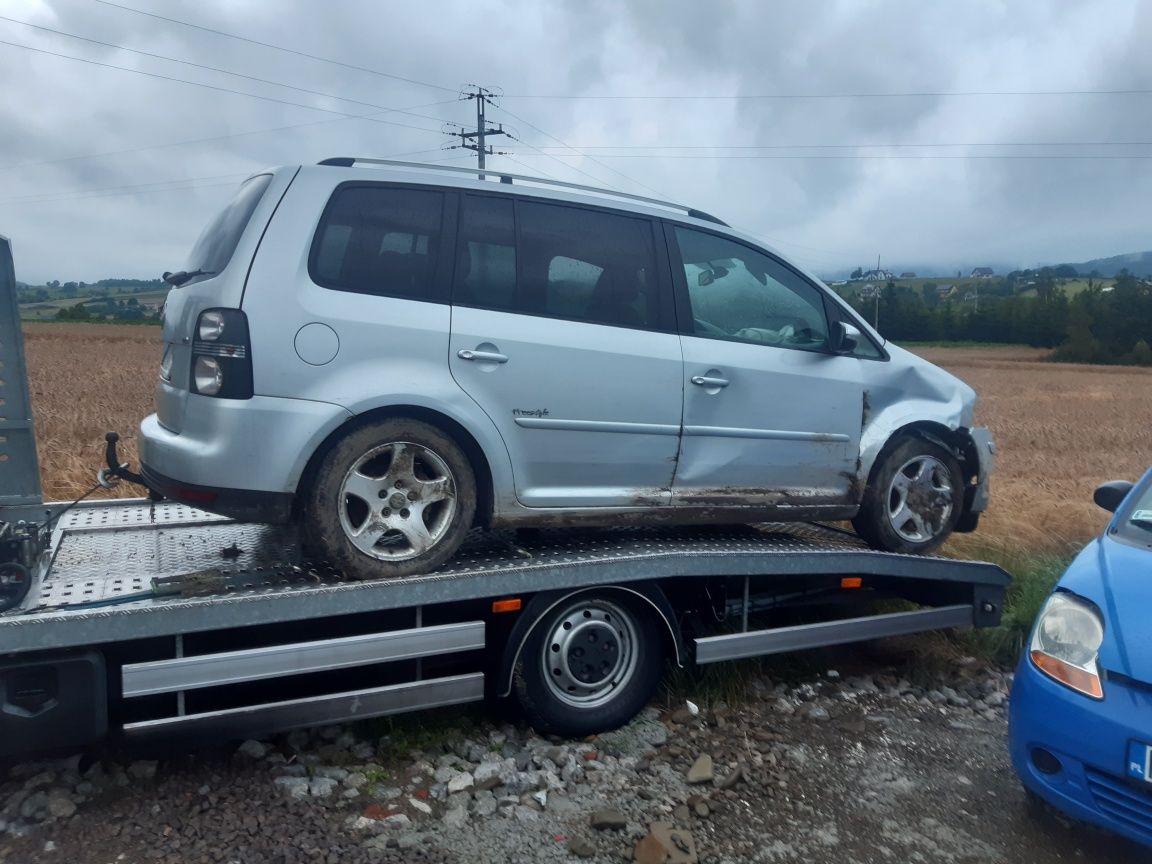 Touran lift 1.9 tdi Bls wszystkie cześci silnik maska