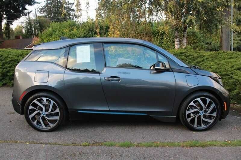 2017    BMW   i3