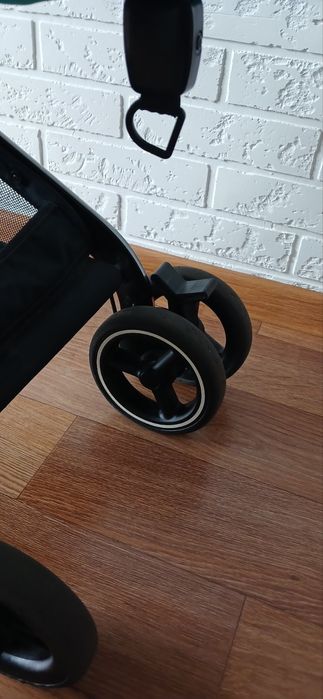 Дитяча коляска в чудовому стані