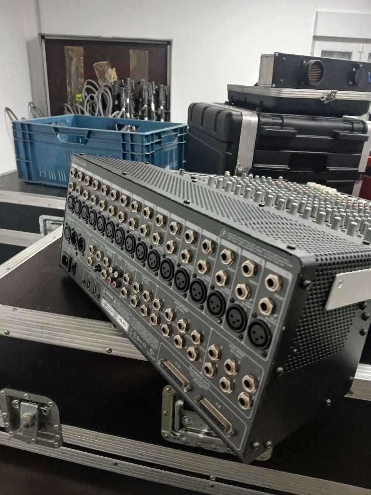 Mesa de mistura mackie 1640i