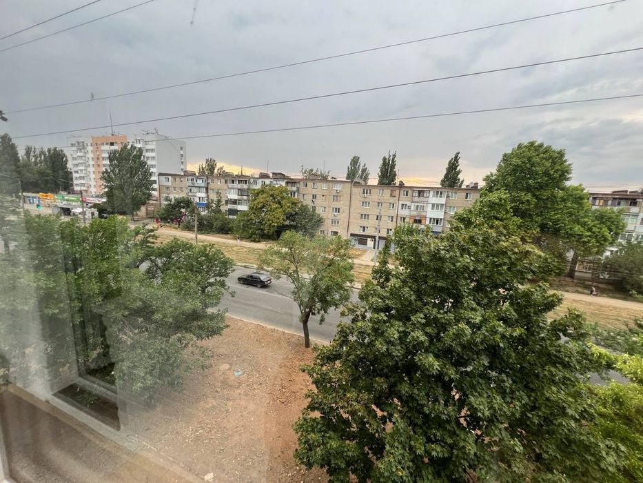 Космонавтів/зуп. Рассвет Продаж 2к квартири на 3 поверсі з 3