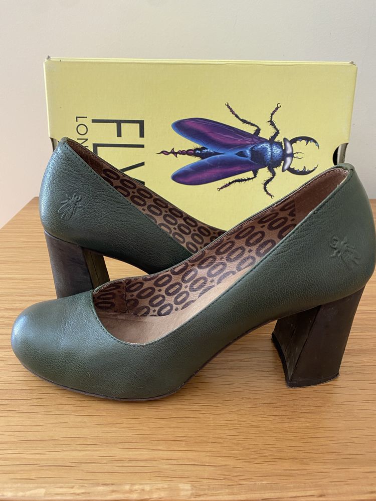 Sapatos verdes Fly London