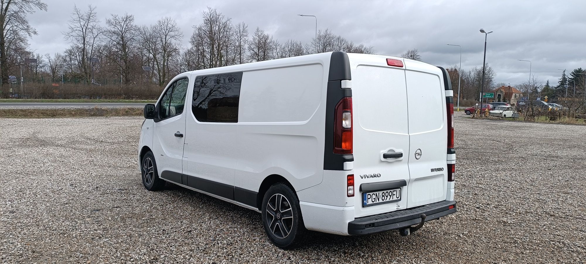 Opel Vivaro 6 osób, polski salon, jeden właściciel.