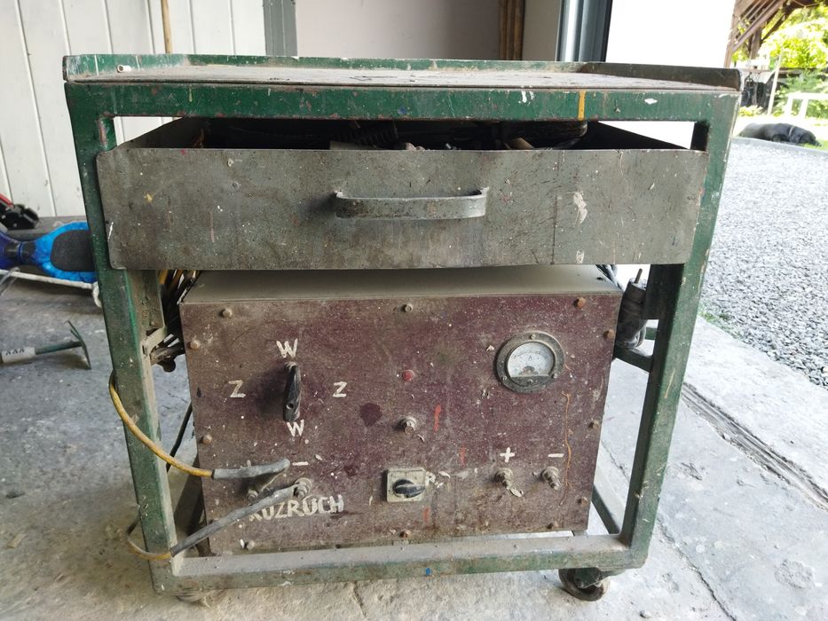 Ładowarka 12-24 , prostownik , rozruch elektryczny 230V