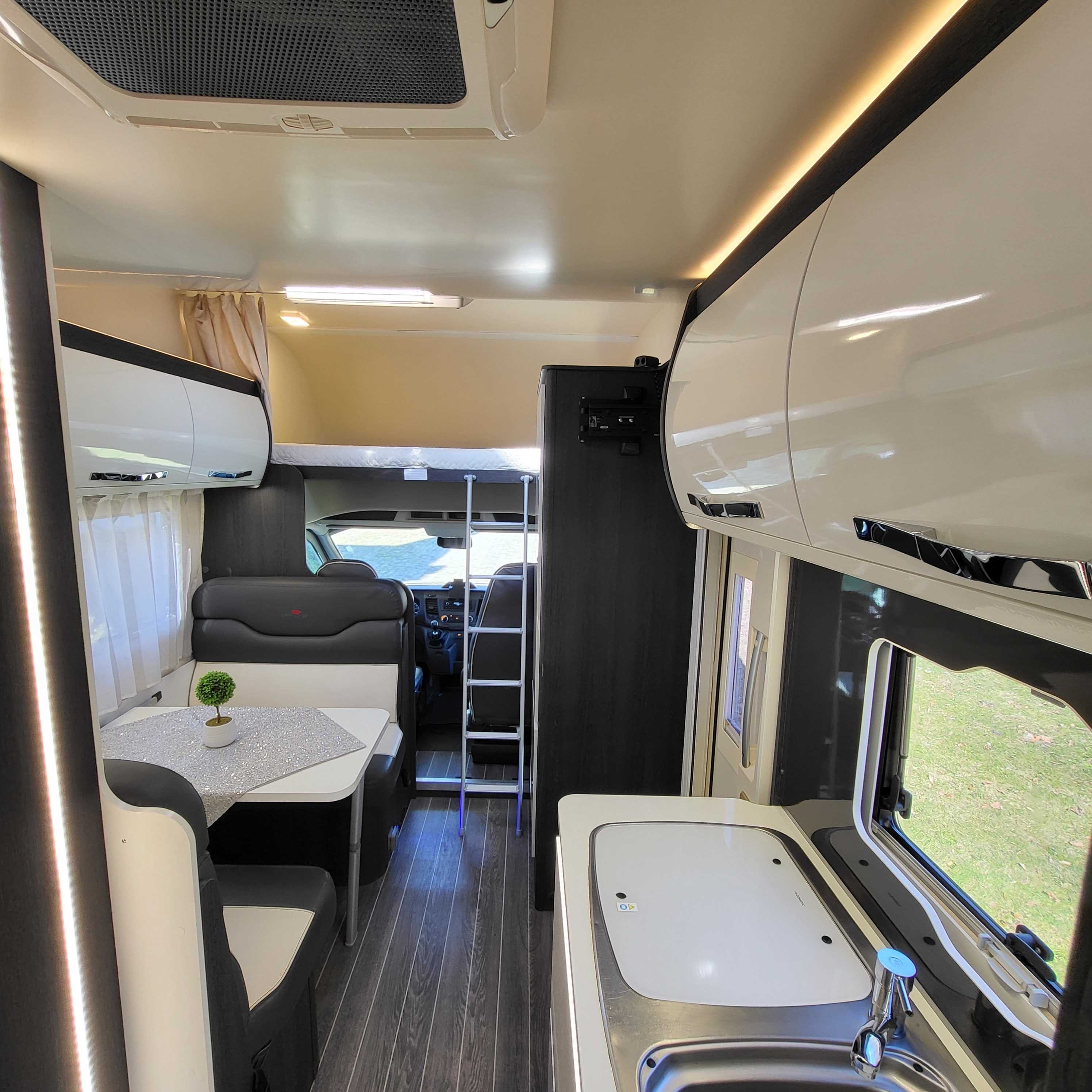Kamper wynajem VIP 6 Bogate Wyposażenie Do Wynajęcia Camper