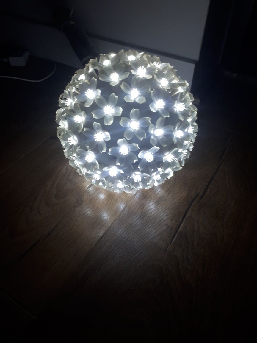 Lampa led kula kwiatki z OBI