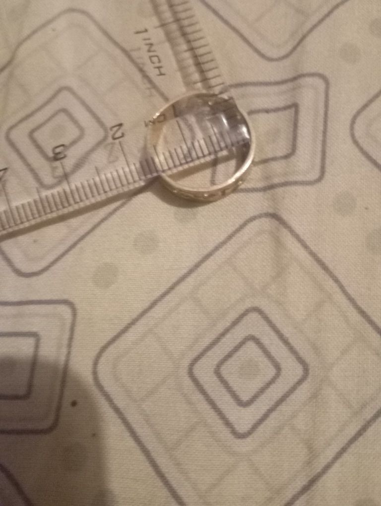 Anel antigo pouco usado com diâmetro de 1,5 cm