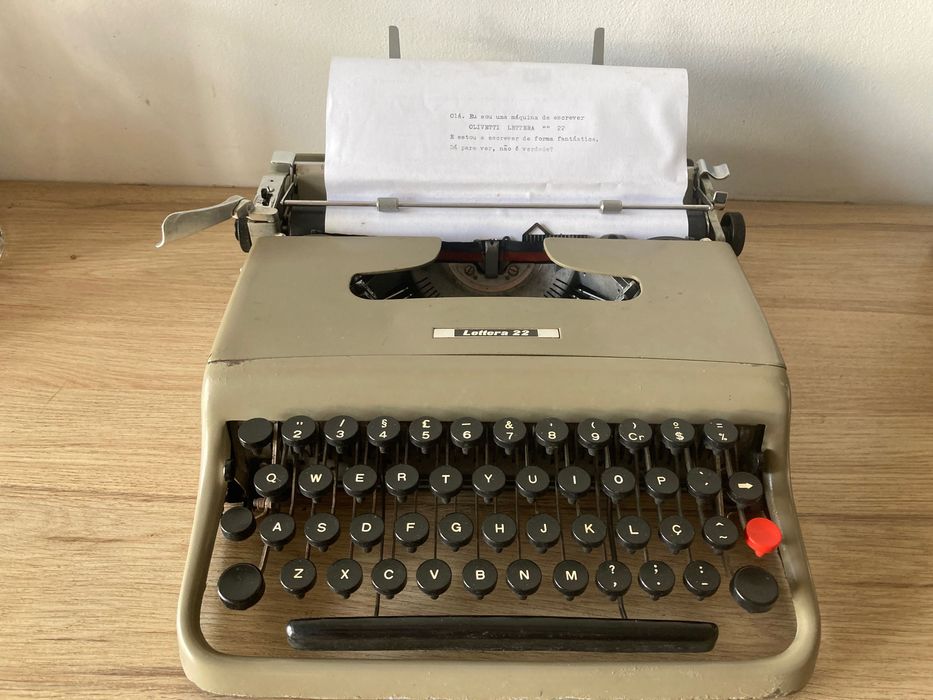 Máquina de escrever  **  olivetti