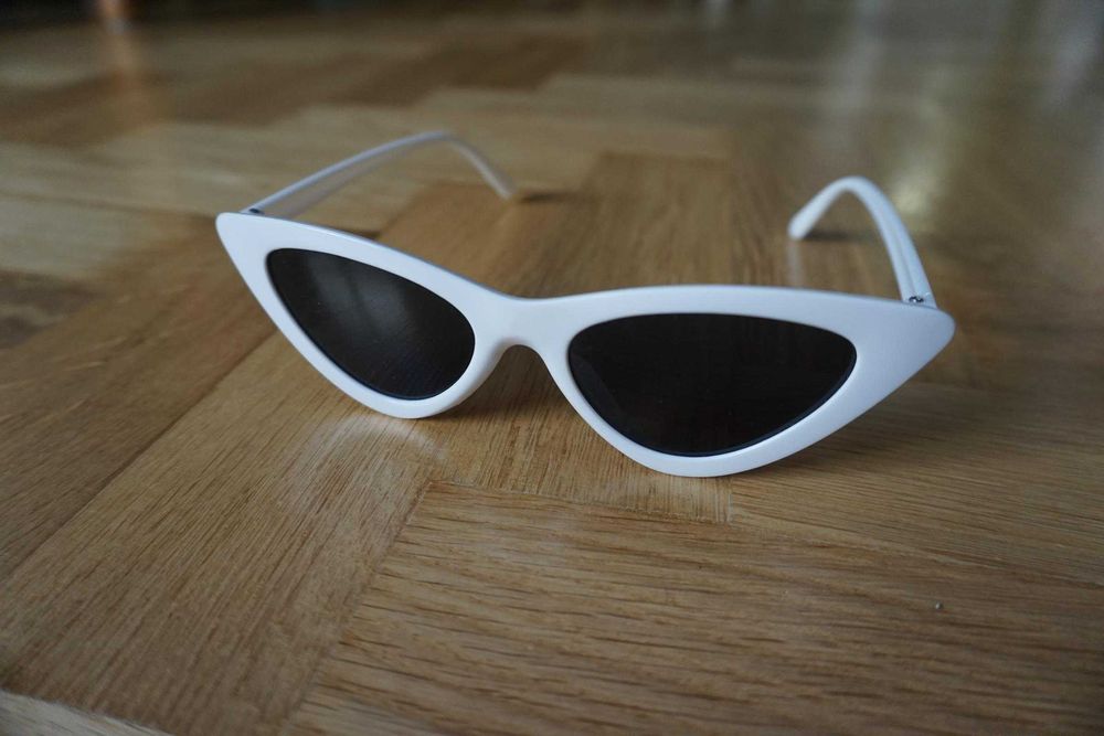 Okulary przeciwsłoneczne białe czarne retro kocie oko wąskie vintage