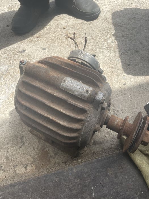 Продам два трифазні мотора 2,2 та 0,55кВт