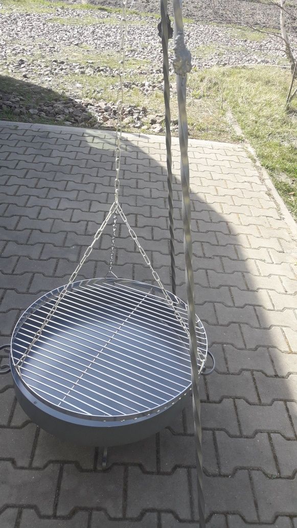 Grill ogrodowy 60 cm- ruszt,palenisko,trójnóg,plus 4