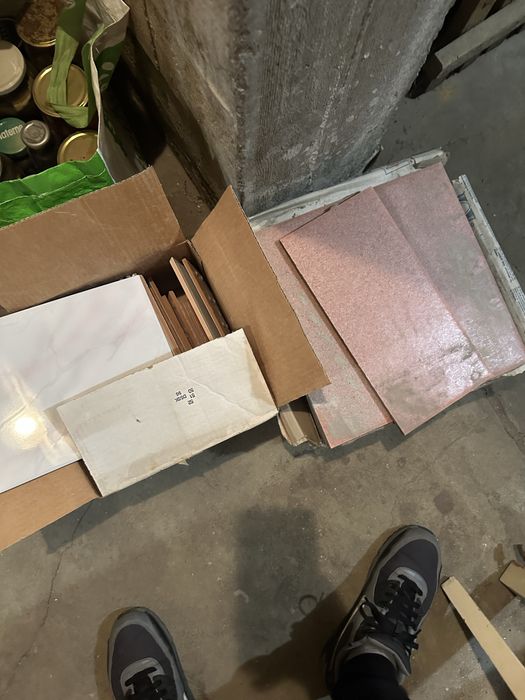 Stare kafelki podloga i sciana za darmo