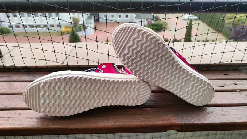 Nowe trampki Reserved
