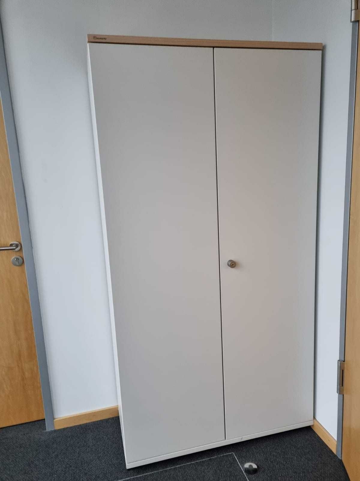 Meble biurowe 40 kompletów szafa aktowa biurko