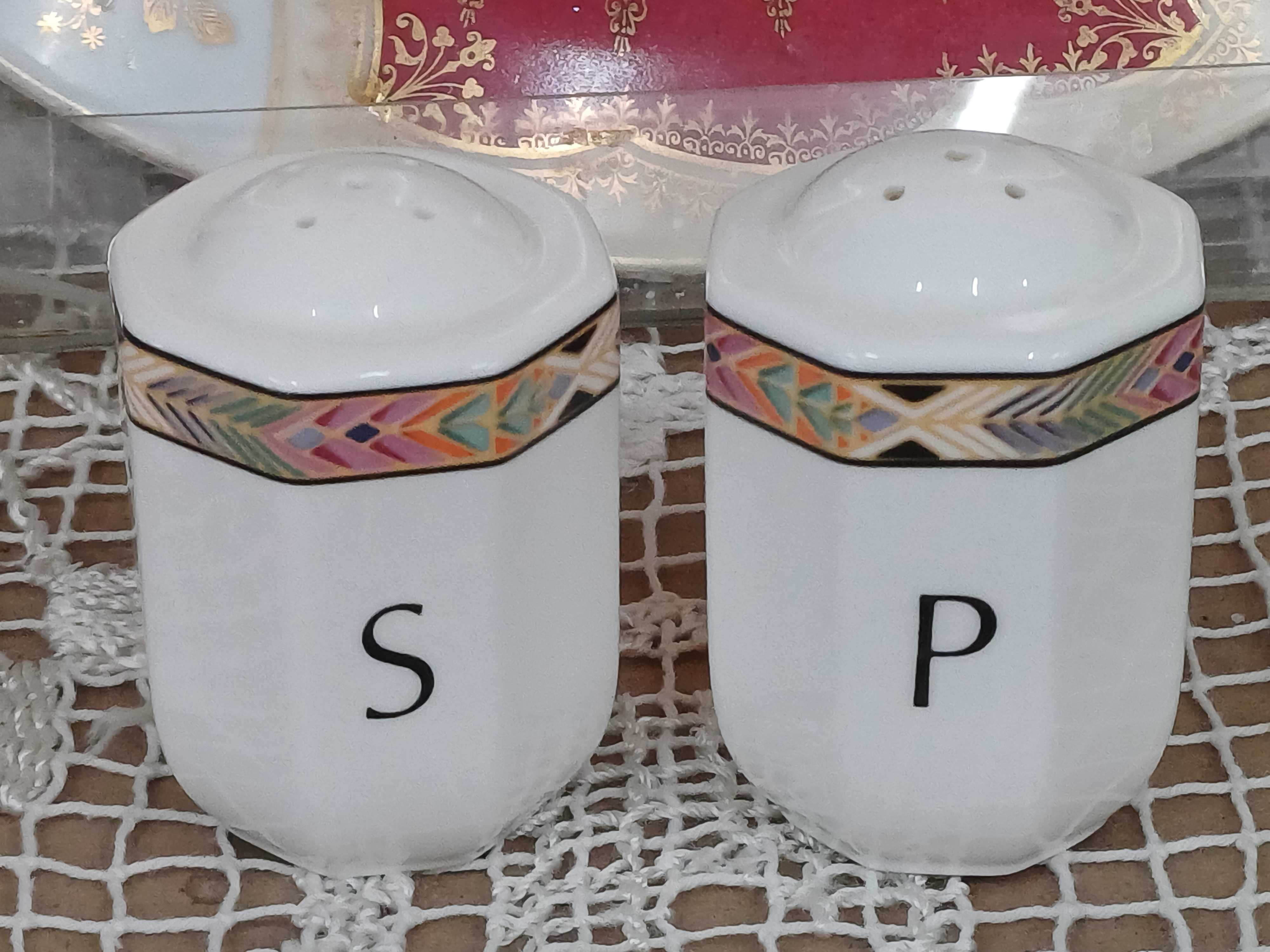 Pieprzniczka i solniczka porcelana Villeroy Boch (P.60)