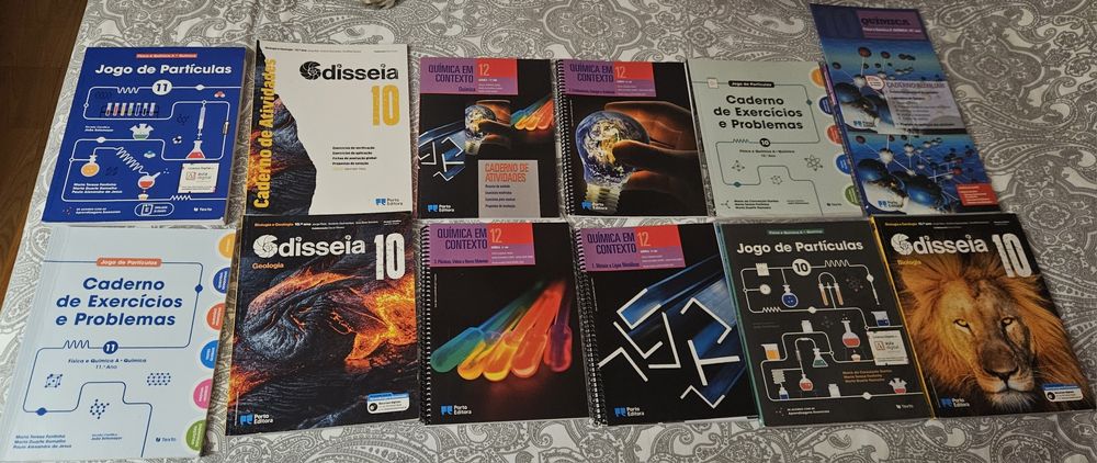 Vários livros escolares quimica e biologia