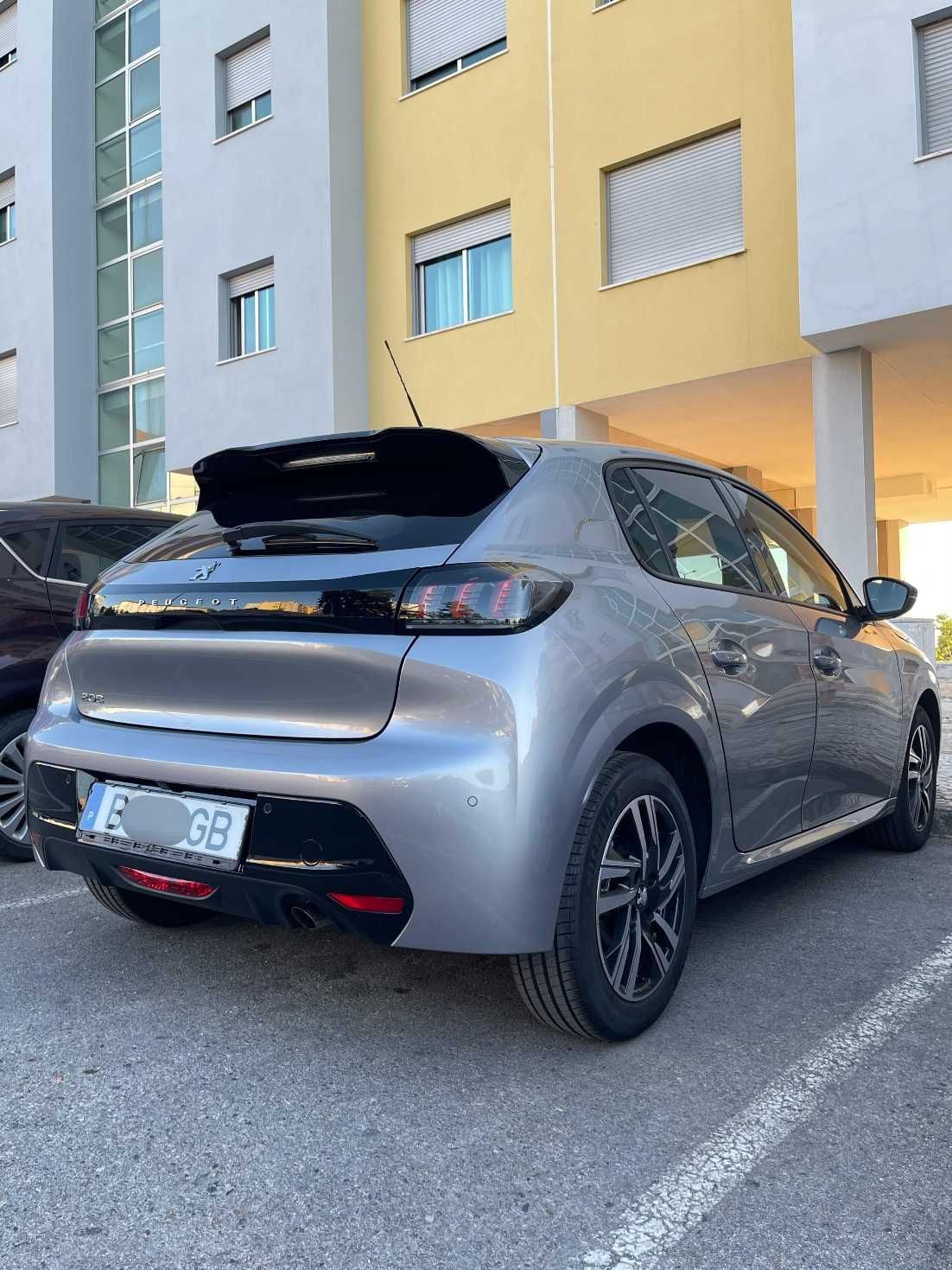 Peugeot 208 Allure 1.2, caixa automática, camera