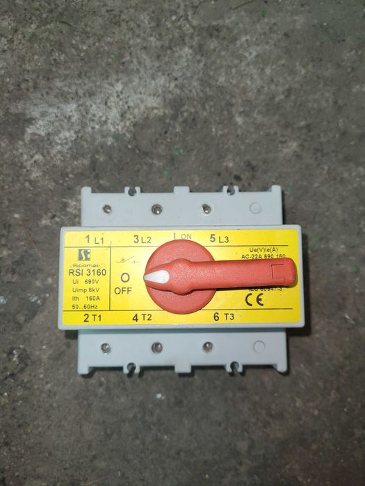 Rozłącznik izolacyjny 3P 160A z pokrętłem na rozłączniku RSI -3160W3