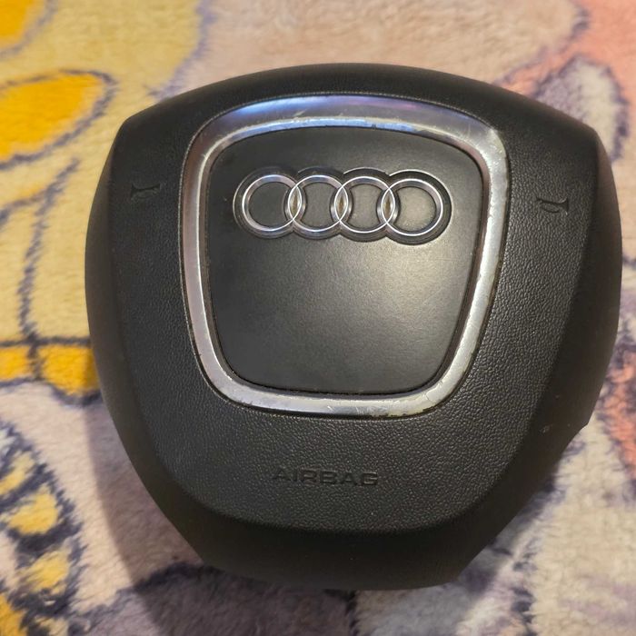 Kierownica kompletna do Audi Q5 2010 rok wersja 8R dobry stan.