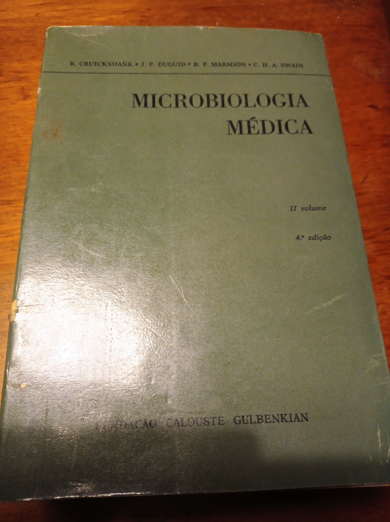 Livro "Microbiologia Médica"