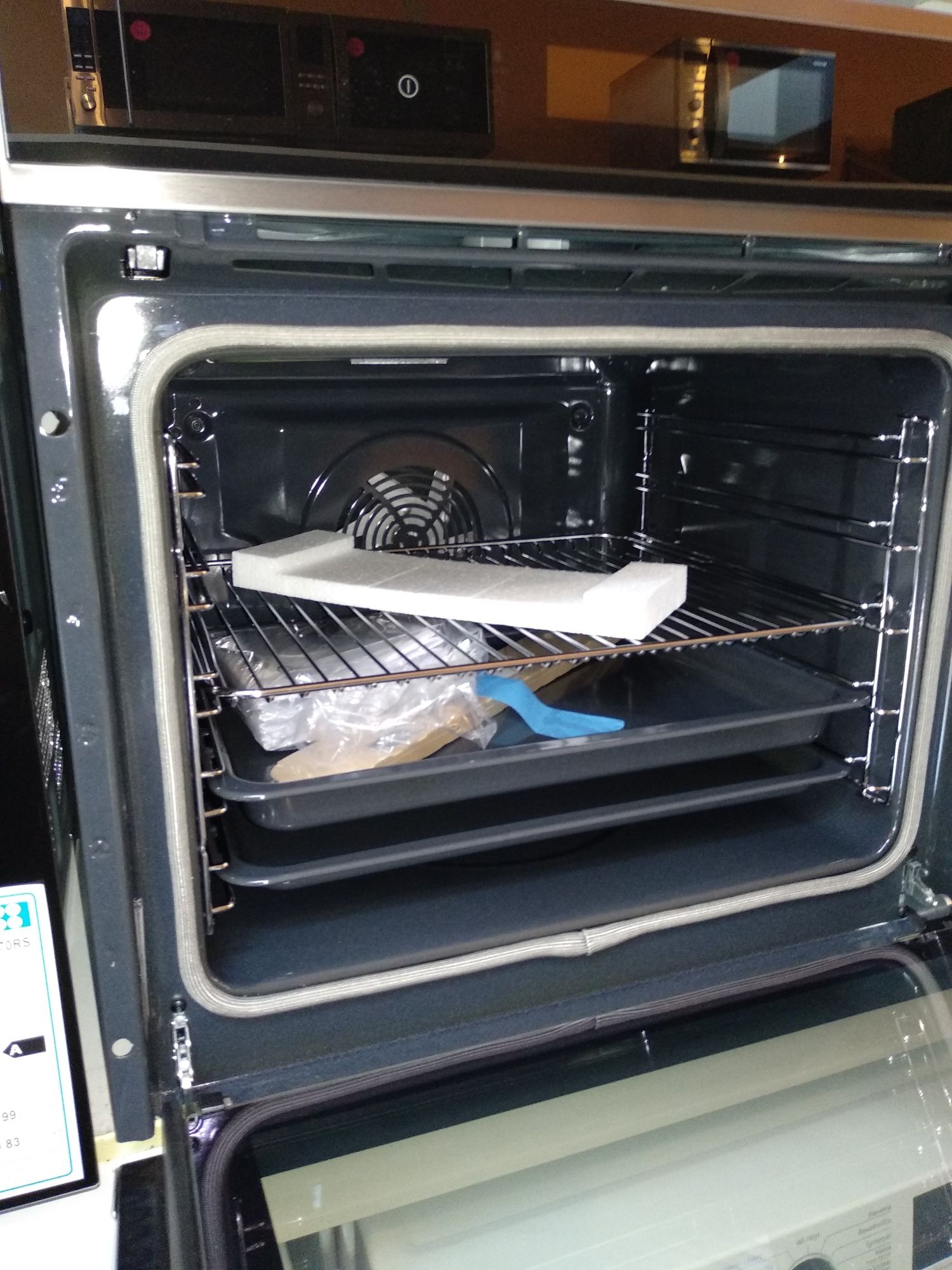 OUTLET Janki ul Wspólna 6 Piekarnik ELECTROLUX EOE8P31X