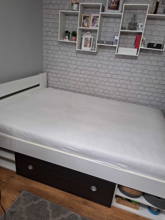 Łóżko z materacem Stefan BLack Red White