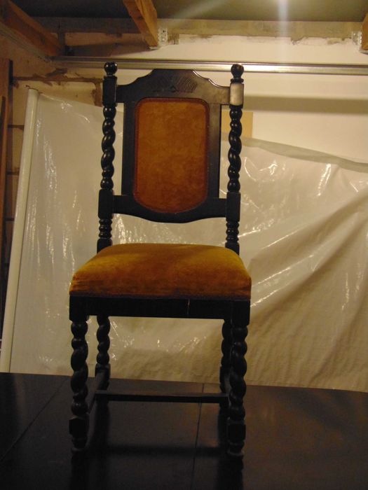 Komplet krzeseł tapicerowanych