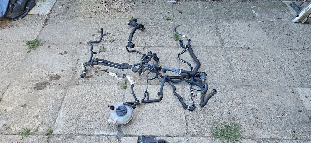 VW Golf VII 7 1.6 TDI 105 KM CLH CLHA Przewód wody Wąż Rura chłodnicy wody  pompka wody 5Q0121064AG 04L121064A 5q0122157AJ 5Q0122101BJ 04L121111 5Q0122051AR 5Q0122101BL 5Q0121599P 5Q0121051B 5Q0122101BE