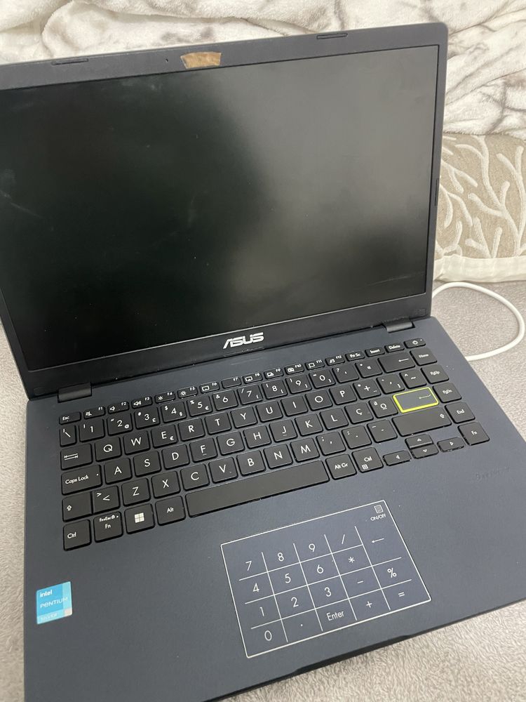 Computador Asus E410