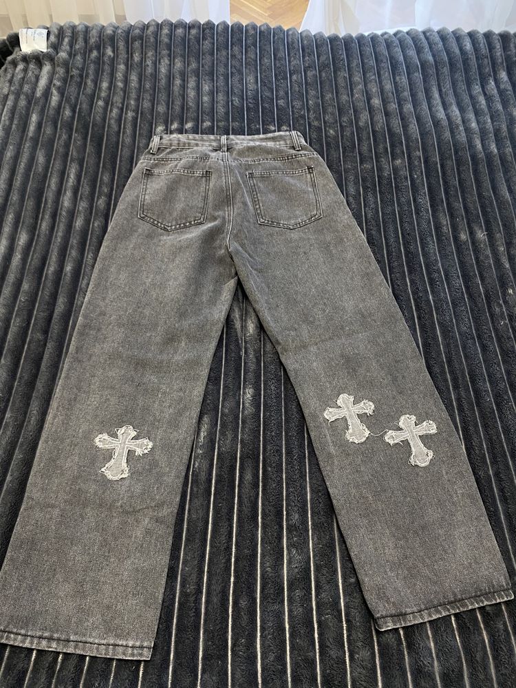 Стильні джинси штани з хрестами