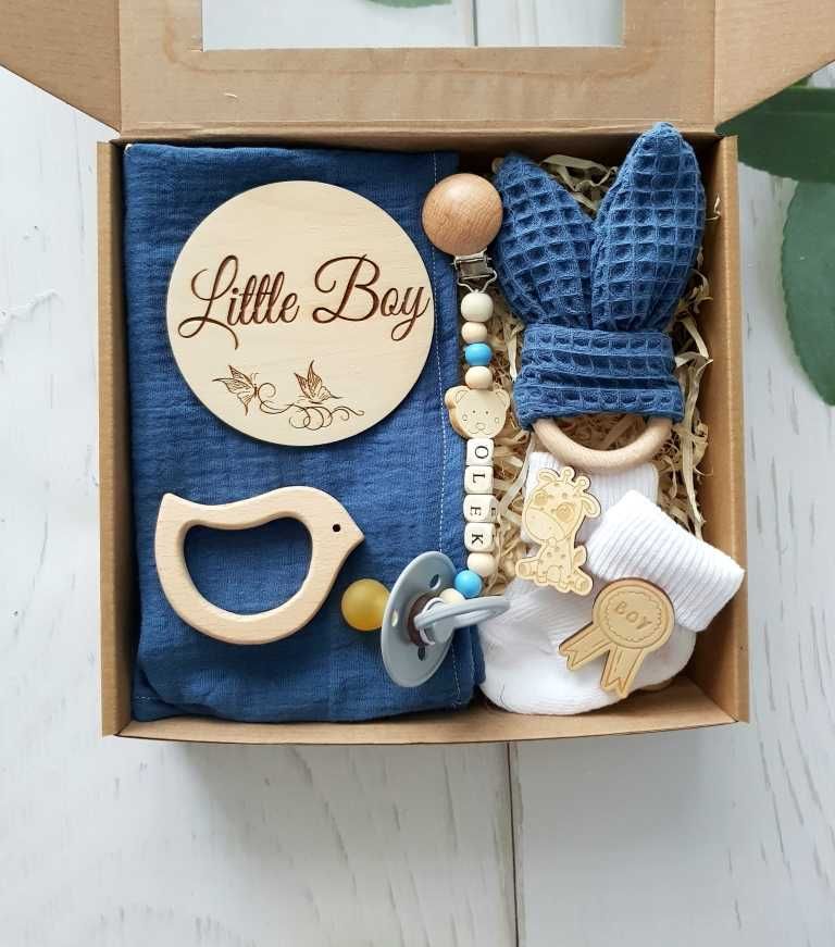 Prezent dla niemowlaka Gift Box Baby wafel zawieszka