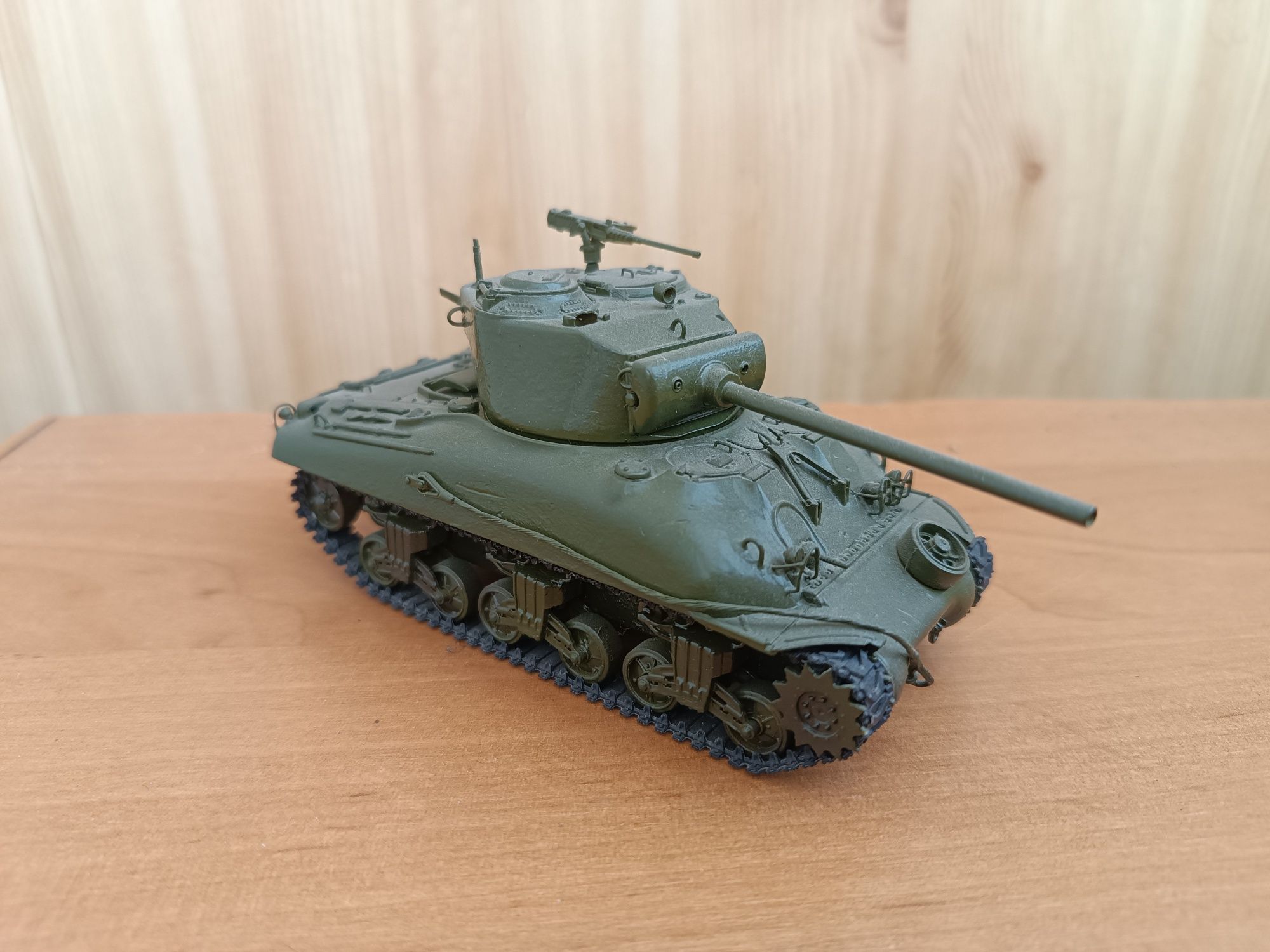 Модель танка масштабная :48 шерман