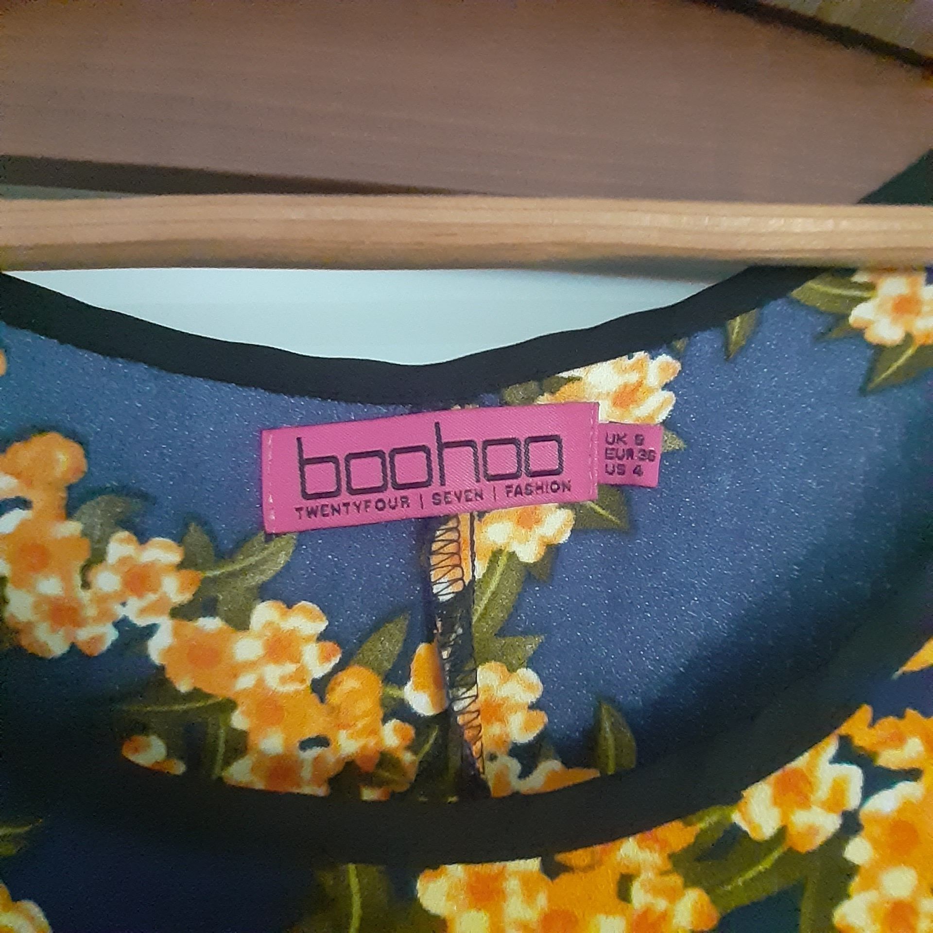 Sukienka Boohoo w kwiaty