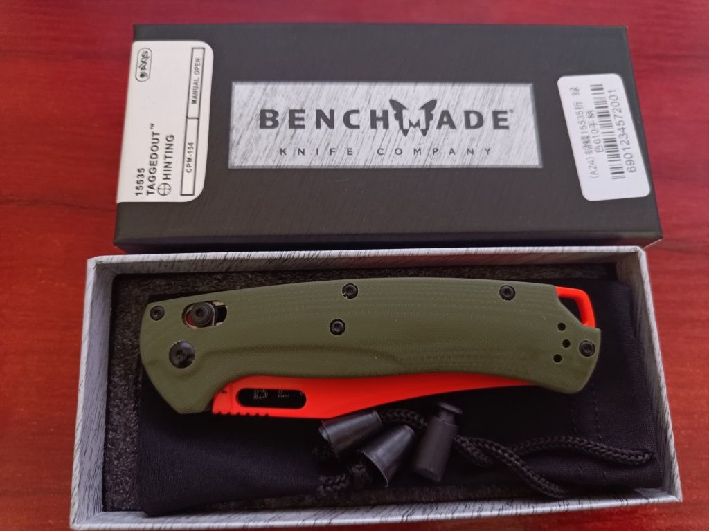 Nóż składany Benchmade Taggedout