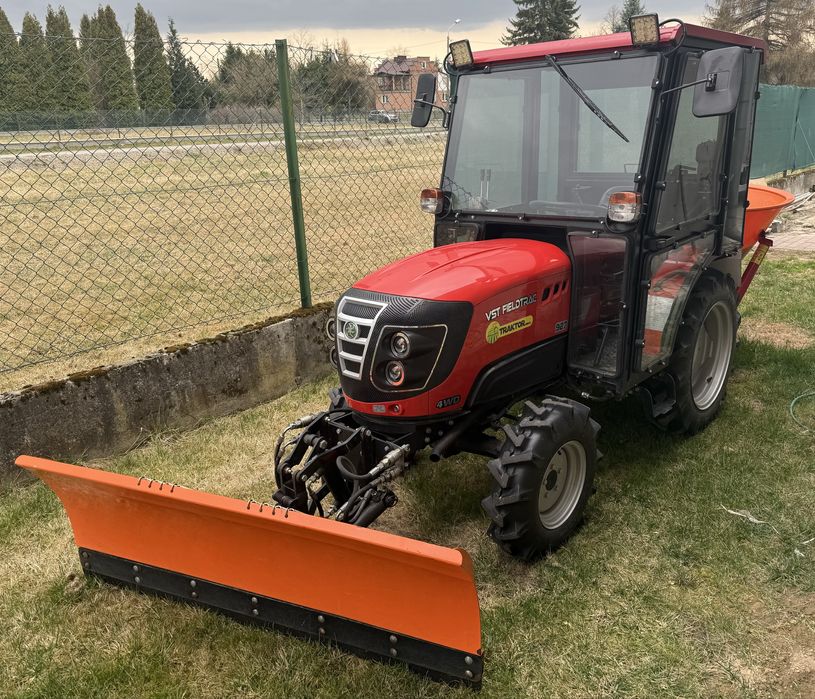 Ciągnik, traktorek VST Fieldtrac 4x4 Mitsubishi - pług, piaskarka FV23
