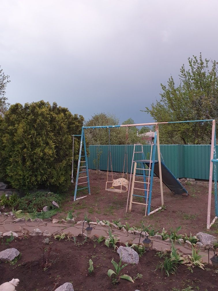 Продам отличный дом (дом не сдаётся!)в городе Изюм, Можно по сертифика
