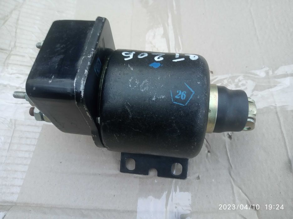 ЗиМ газ-12 реле стартера втягивающее
