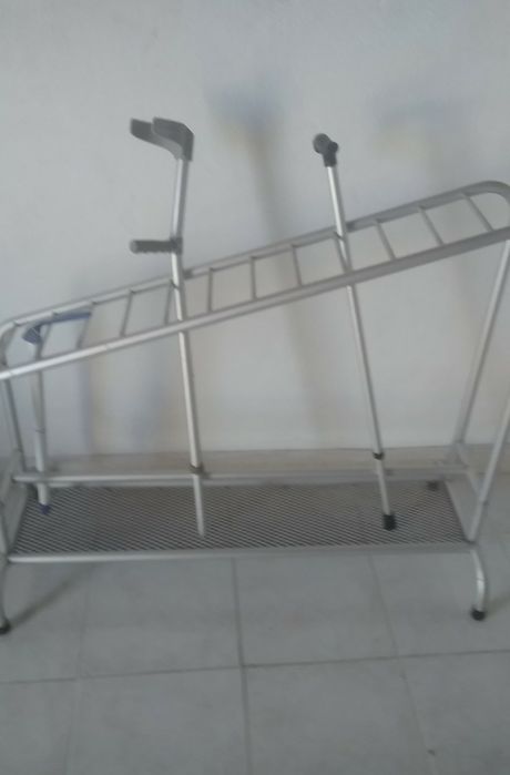 Expositor de bengalas , chapéus
