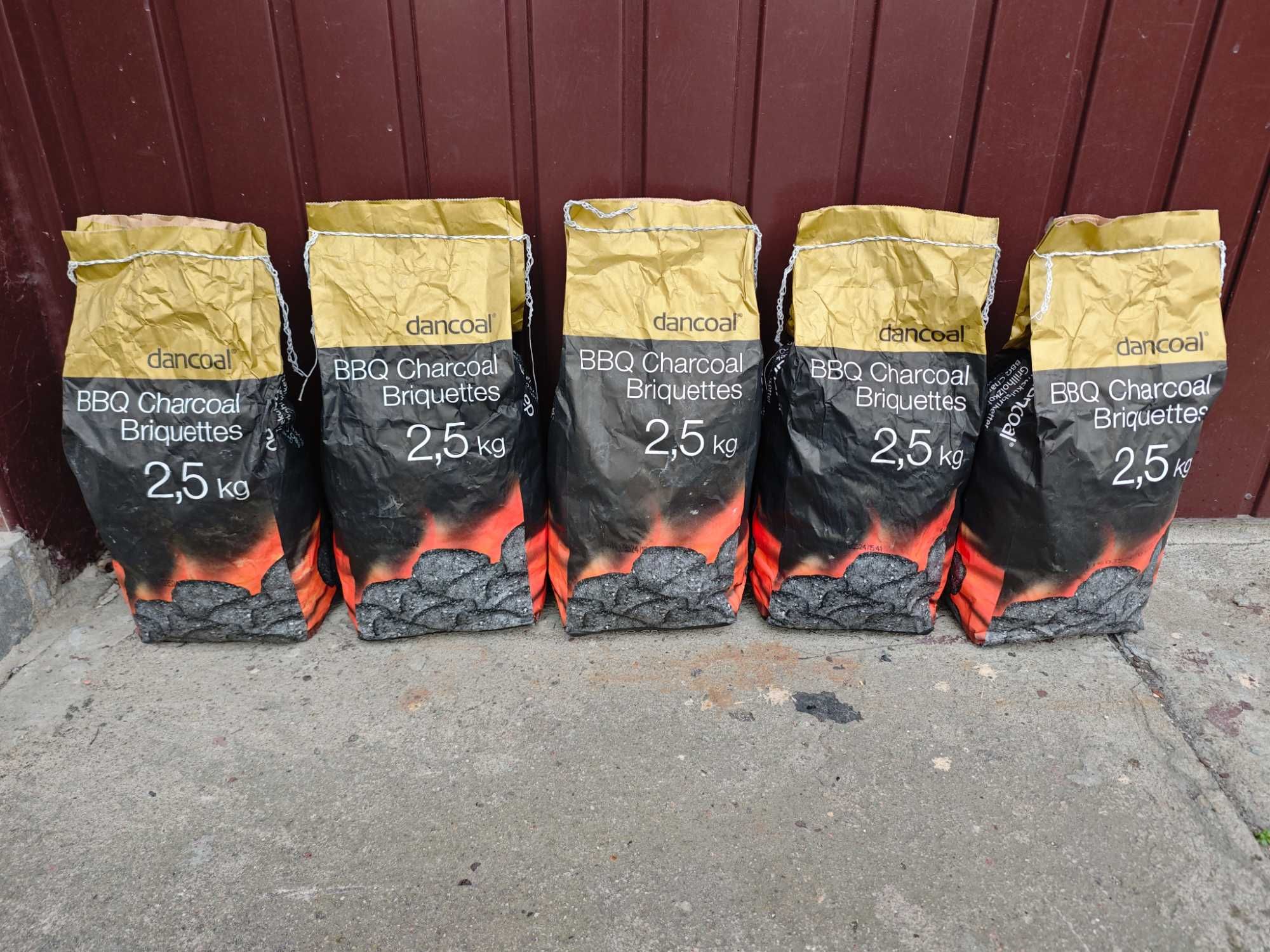 Brykiet drzewny do grilla BBQ Dancoal  5 worków po 2,5 kg