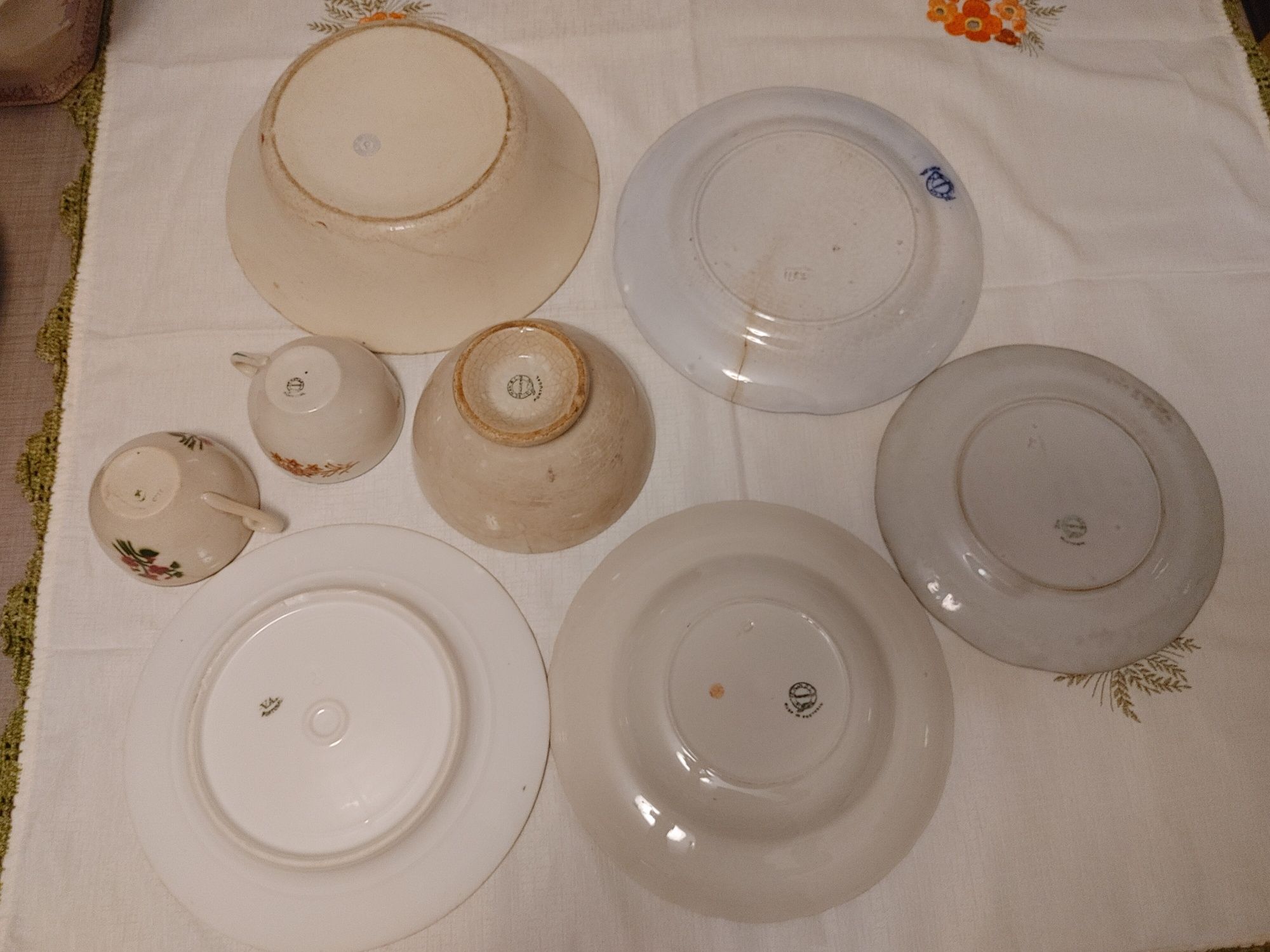 Peças de louça antiga