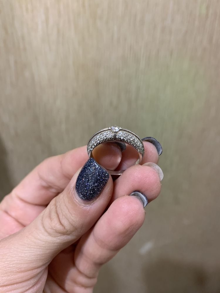 Продам серебряное кольцо, размер 17