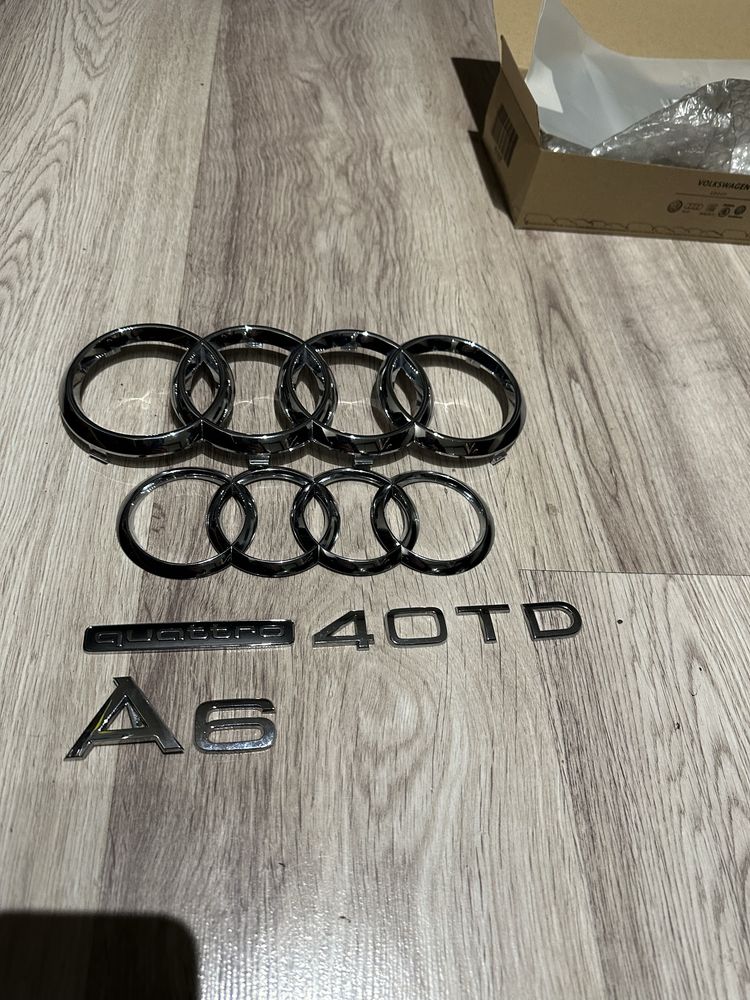 Emblemat Audi Quattro A6 c8 oryginalne W-wa