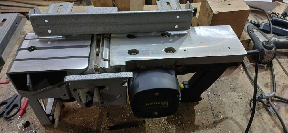 Рубанок Титан PR20011