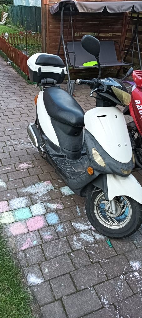 Skutery z przeglądem i oc 2500 do negocjacji