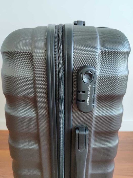 A mala de viagem ideal está aqui! E está à sua espera!