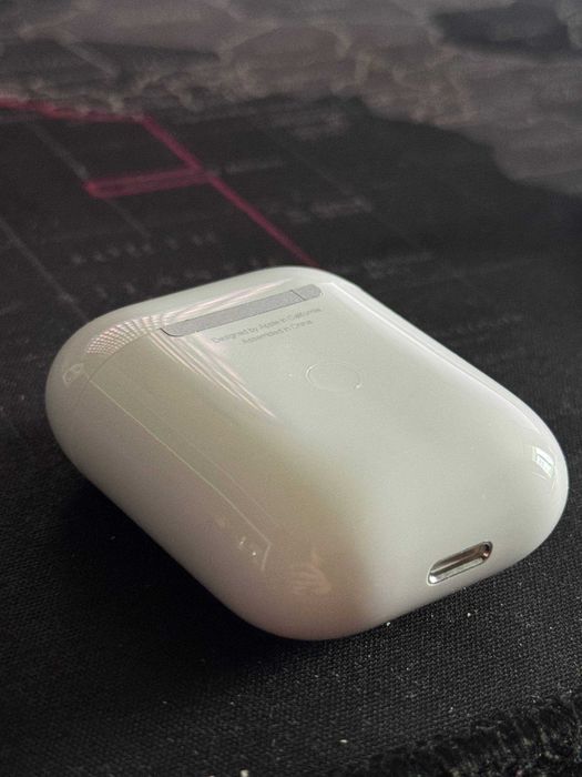airpods в новому стані