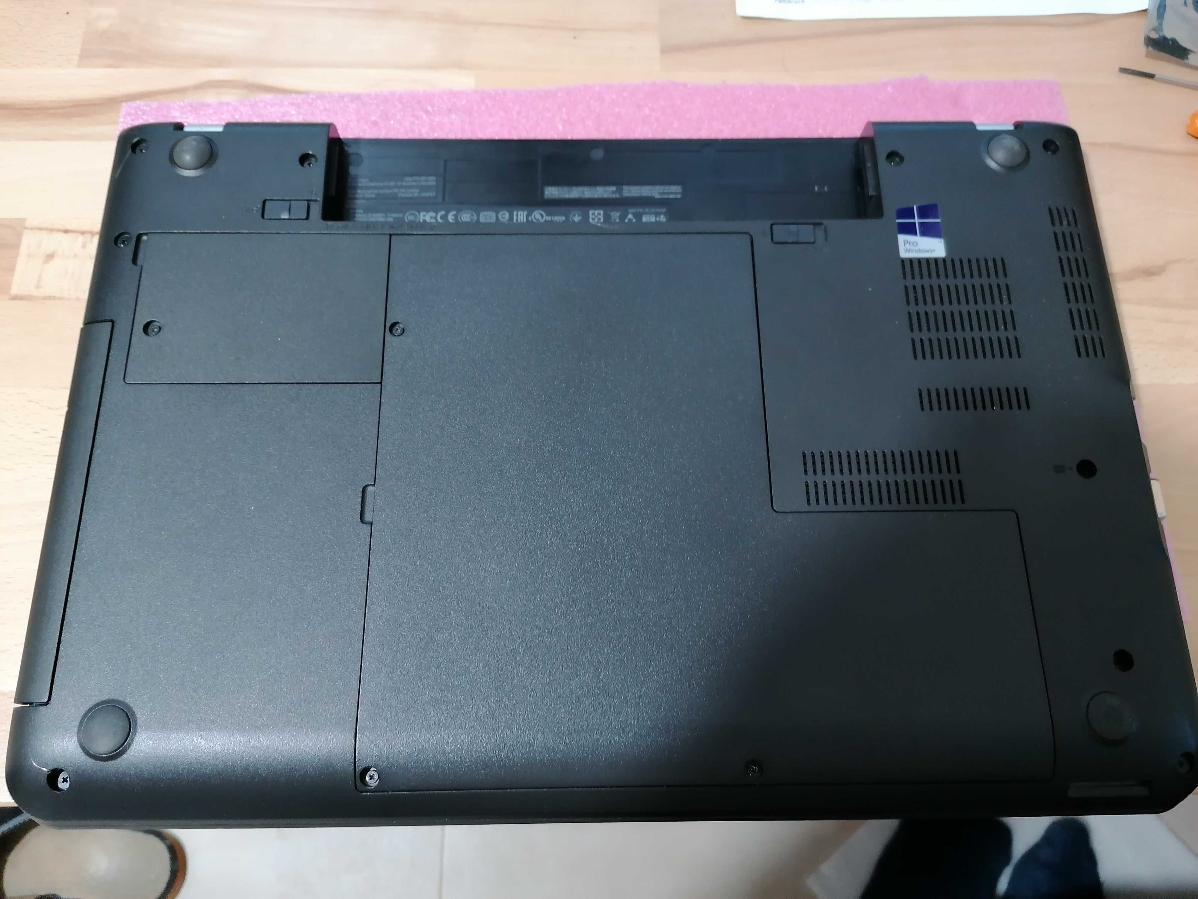 Ноутбук Lenovo E560/i5-6200/8Gb/128Gb SSD/без аккумулятора