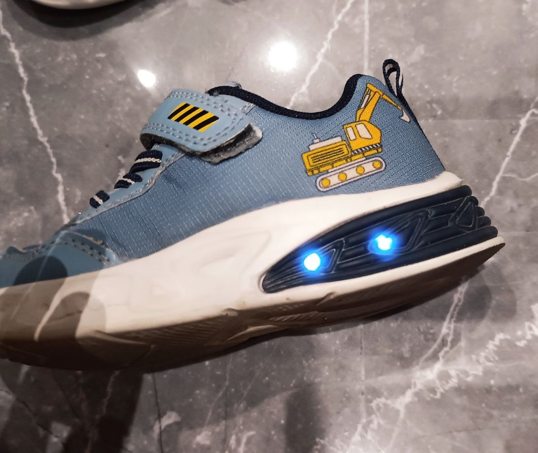 Lupilu sneakersy 27 dla chłopca koparka jasnoniebieskie buty adidasy