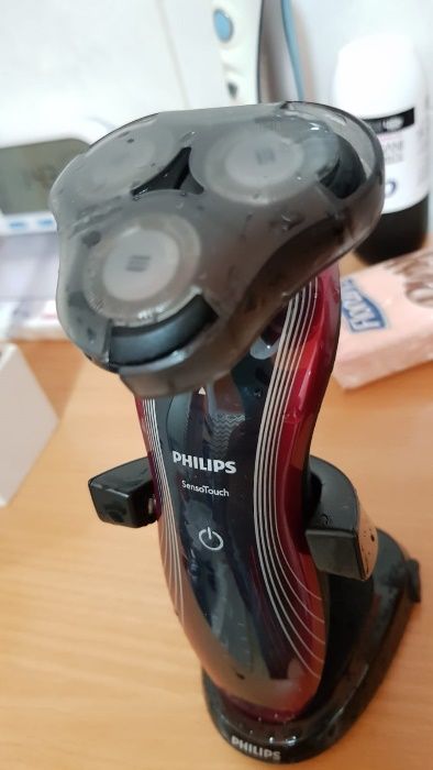 Maquina barbear Philips, como nova